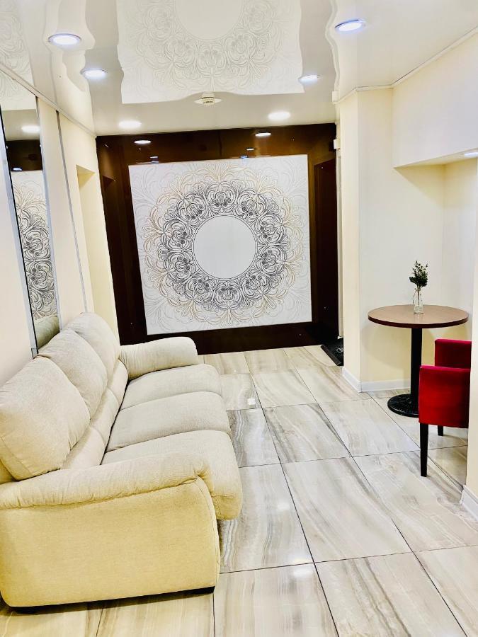 Like Home Hostel Na Shevchenko, 162Б Алматы Экстерьер фото
