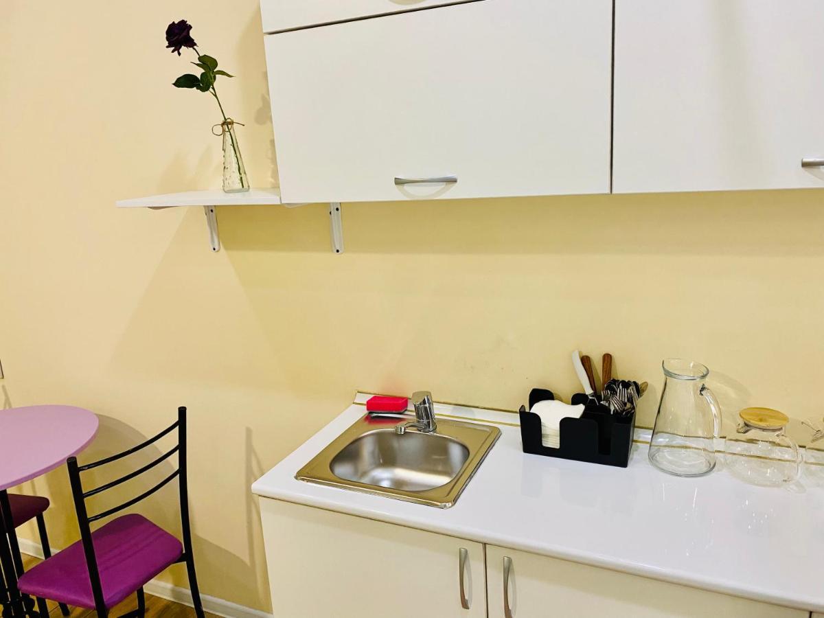 Like Home Hostel Na Shevchenko, 162Б Алматы Экстерьер фото