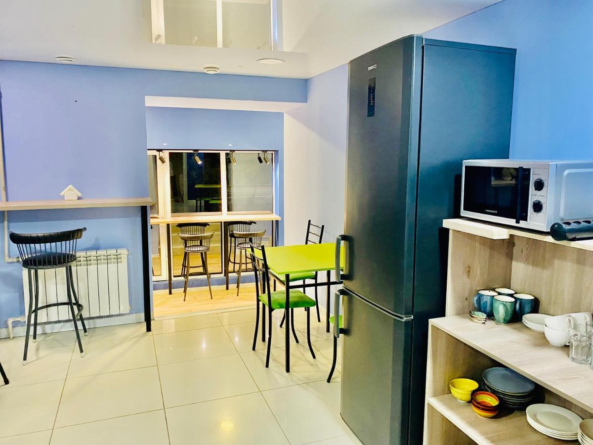 Like Home Hostel Na Shevchenko, 162Б Алматы Экстерьер фото