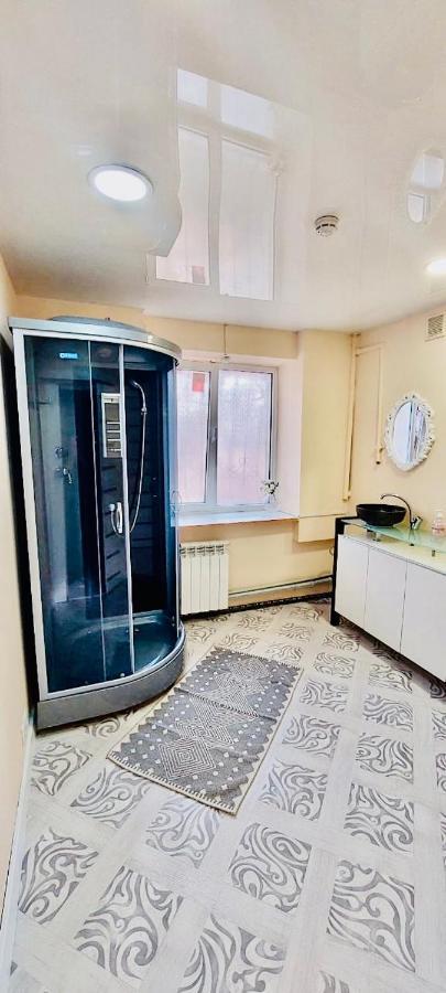 Like Home Hostel Na Shevchenko, 162Б Алматы Экстерьер фото