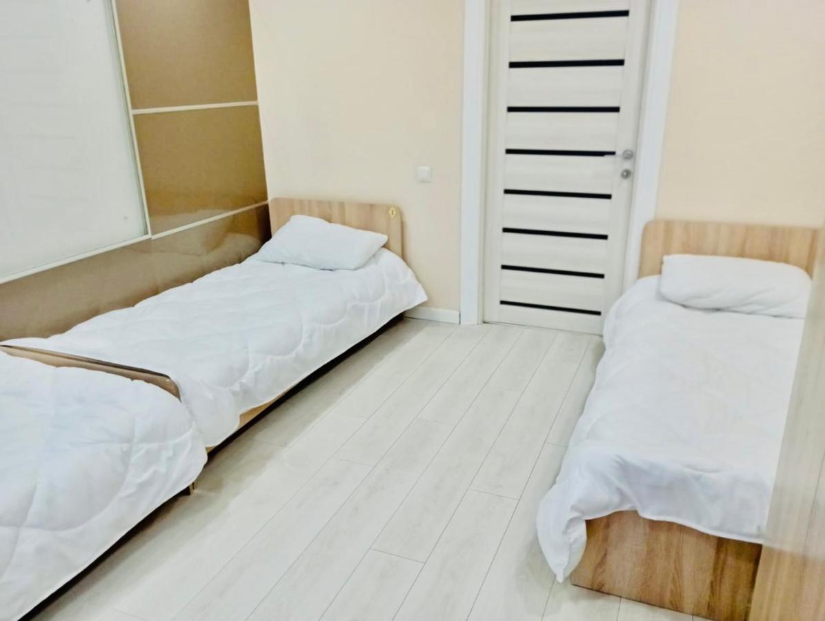 Like Home Hostel Na Shevchenko, 162Б Алматы Экстерьер фото