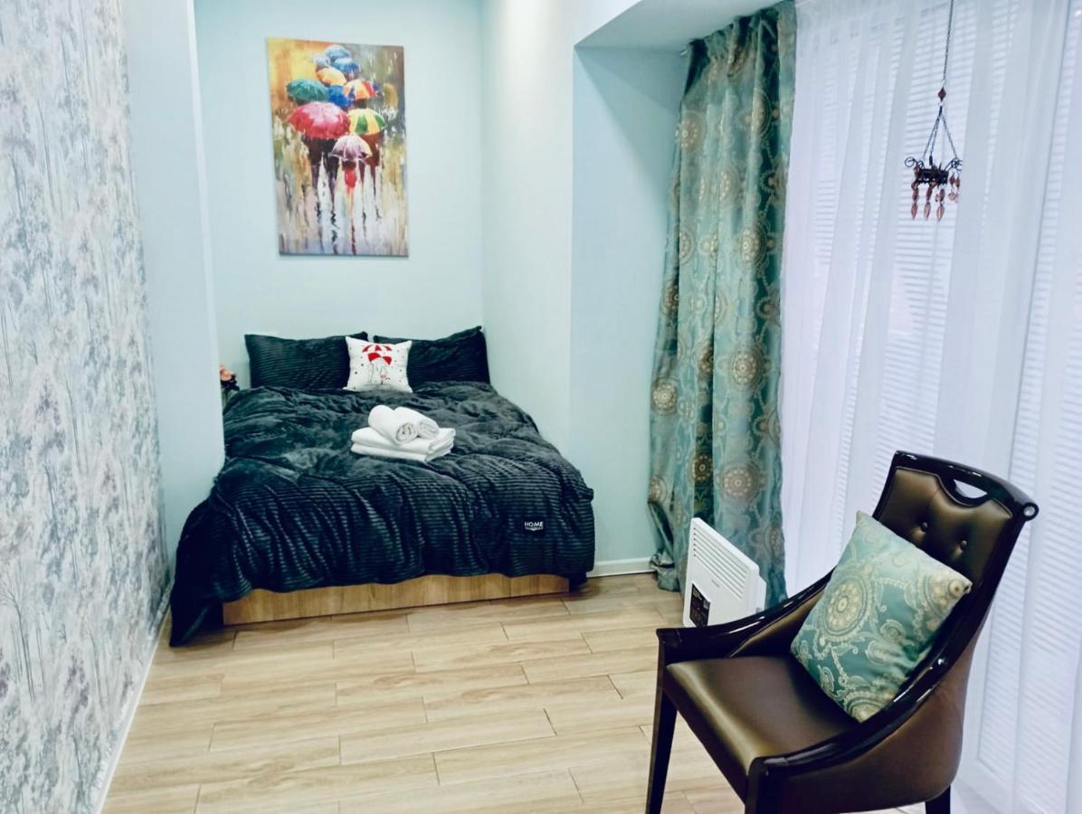 Like Home Hostel Na Shevchenko, 162Б Алматы Экстерьер фото