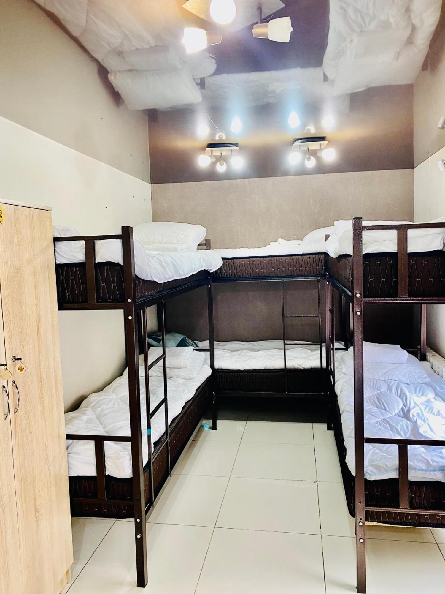 Like Home Hostel Na Shevchenko, 162Б Алматы Экстерьер фото